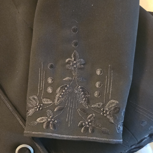 Soft Surroundings Monochrome Embroidered Black Blazer Tailored Fit - Picture 4 of 10